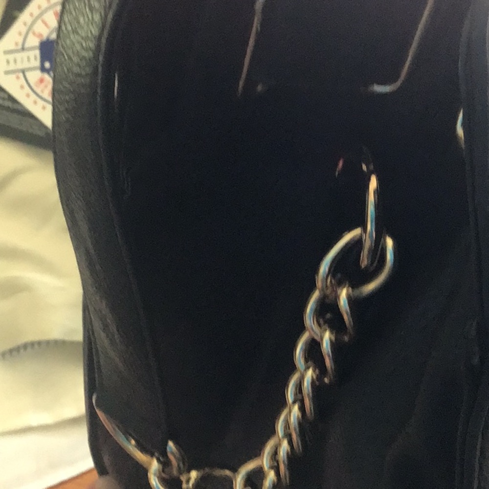 Elegant Black Handbag with Gold Accents - Picture 3 of 5